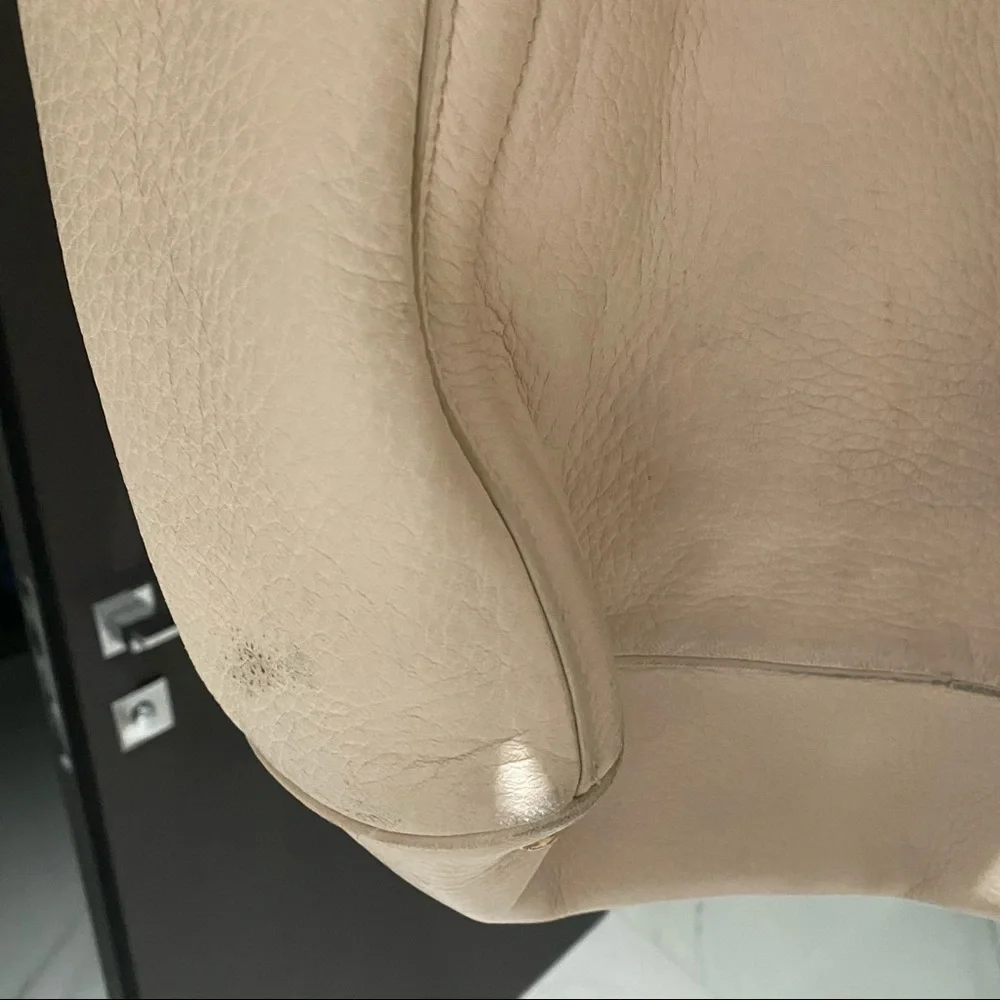Prada Tote Bag - Picture 4 of 9
